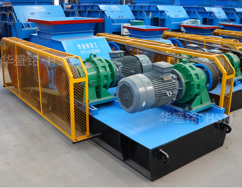 每小時(shí)產(chǎn)100噸對輥式制砂機(jī)價(jià)格多少？