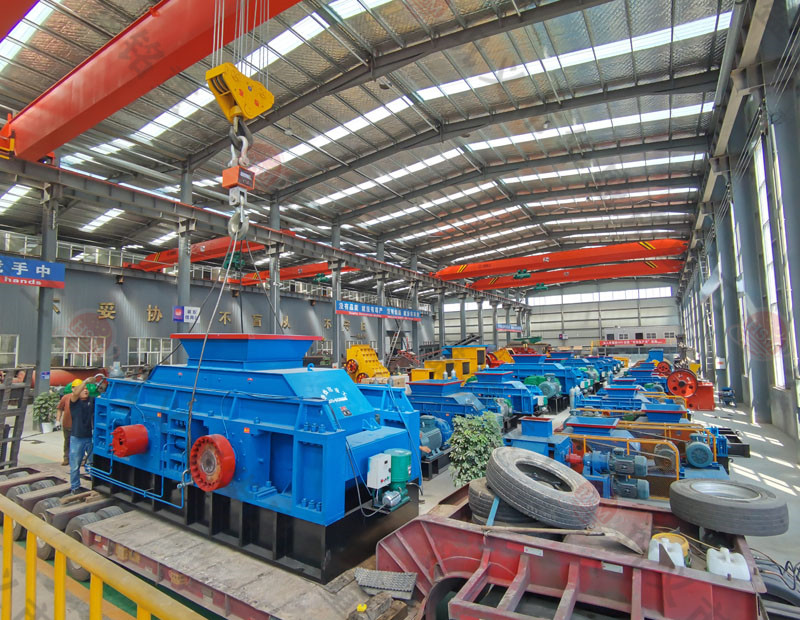 河南時(shí)產(chǎn)200噸對(duì)輥制砂機(jī)多少錢一臺(tái)？